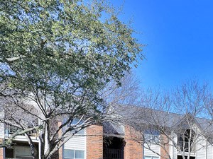 Huntington Glen Apartments Bedford Pool with Sundeck